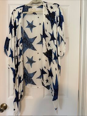 Nicole Miller White Kimono Cardigan with Blue Star Print